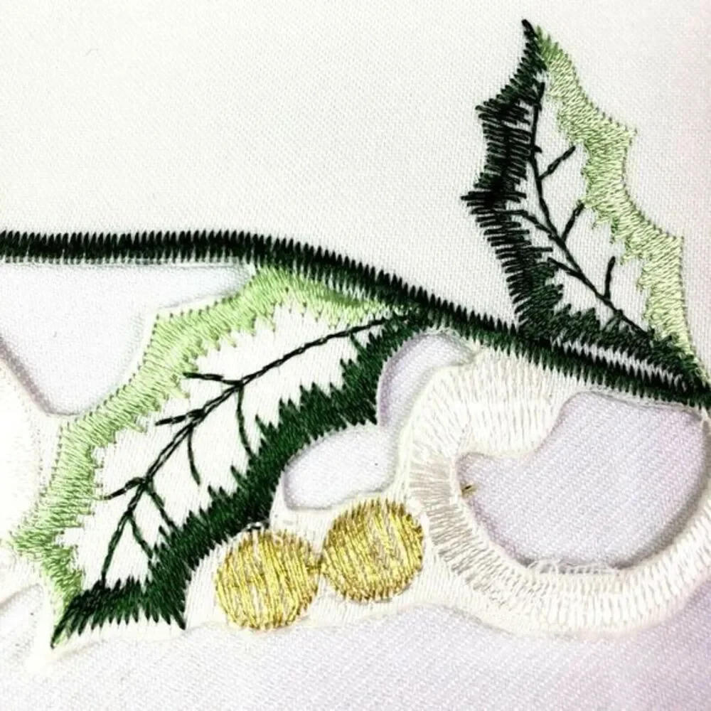 Embroidered placemats for christmas table x 4 pieces 17 x 11 inch Red Green Beis